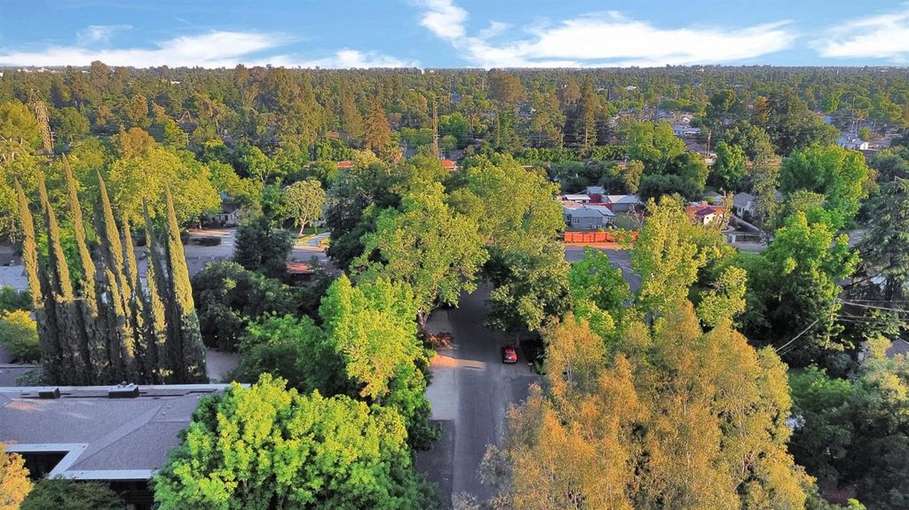 Image 53 of property listing at 3865 N Wilson Avenue, Fresno, CA 93704
