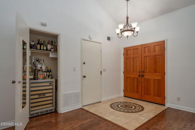 917 Cayo Grande Court, Newbury Park, CA 91320