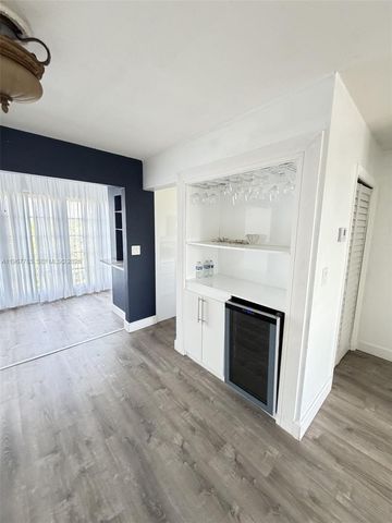 941 Crystal Lake Dr 305, Deerfield Beach, FL 33064