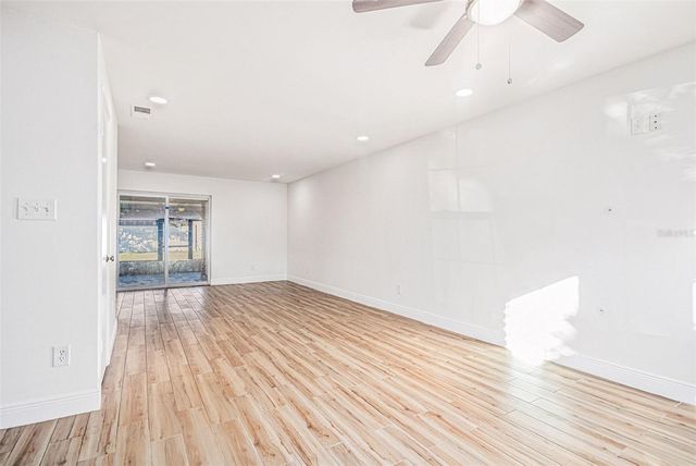 1266 VILLAGE WAY, Orlando, FL 32807