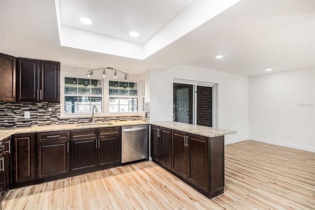 1266 VILLAGE WAY, Orlando, FL 32807