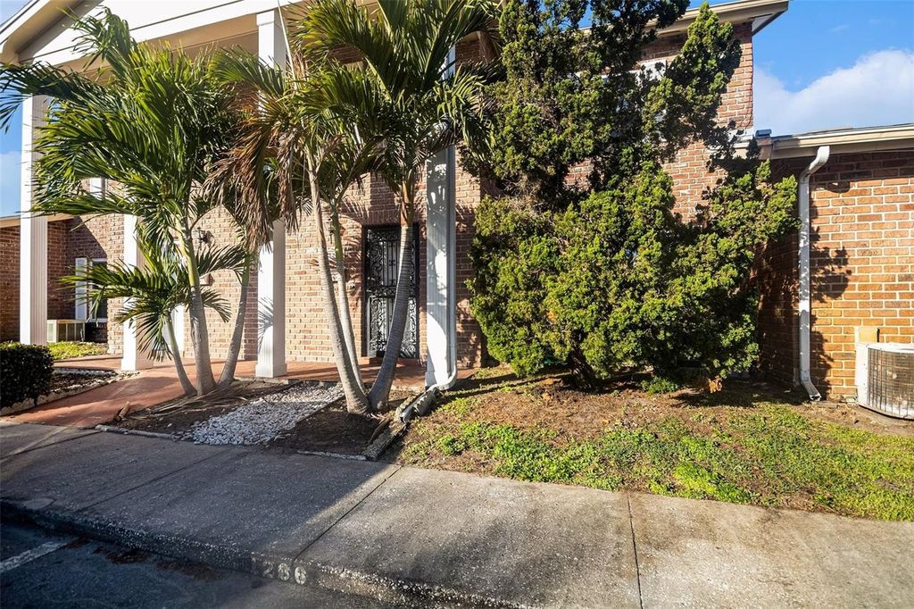 1266 VILLAGE WAY, Orlando, FL 32807