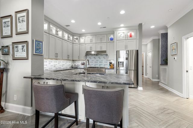 124 Walnut Street Apt 607, Wilmington, NC 28401
