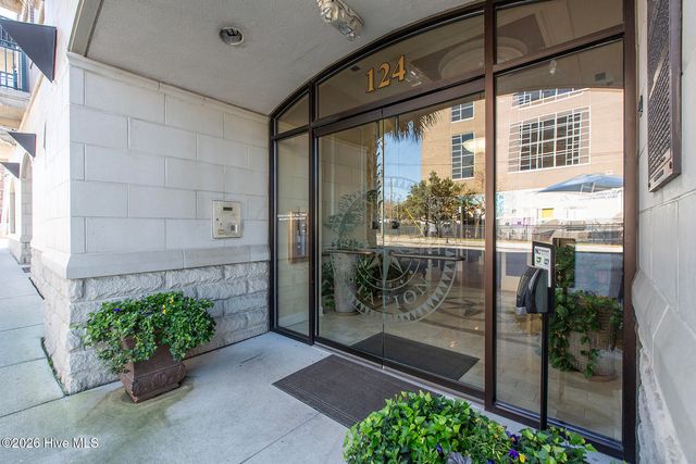 124 Walnut Street Apt 607, Wilmington, NC 28401