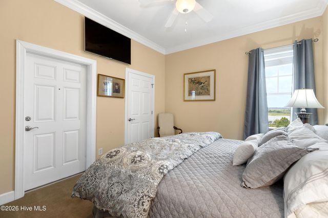 124 Walnut Street Apt 607, Wilmington, NC 28401