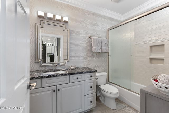 124 Walnut Street Apt 607, Wilmington, NC 28401