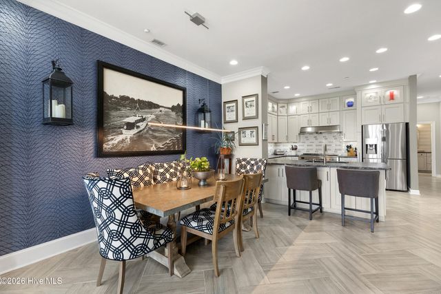 124 Walnut Street Apt 607, Wilmington, NC 28401