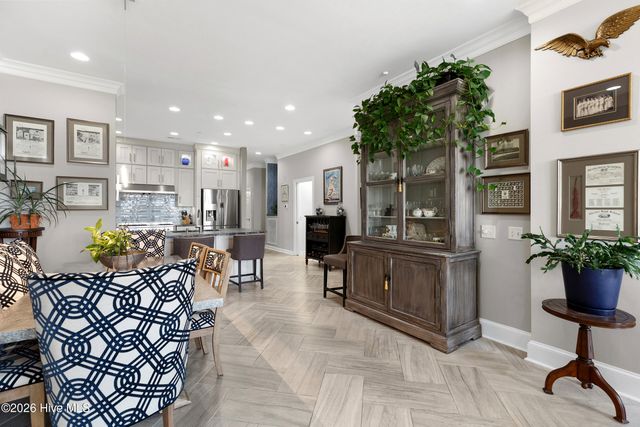 124 Walnut Street Apt 607, Wilmington, NC 28401