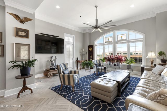 124 Walnut Street Apt 607, Wilmington, NC 28401