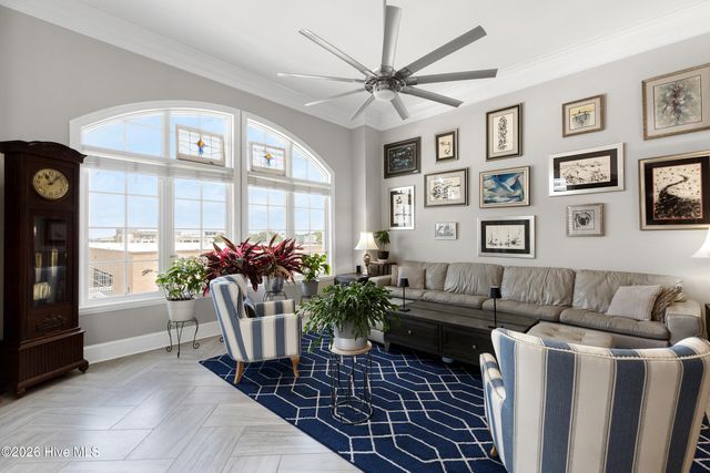 124 Walnut Street Apt 607, Wilmington, NC 28401