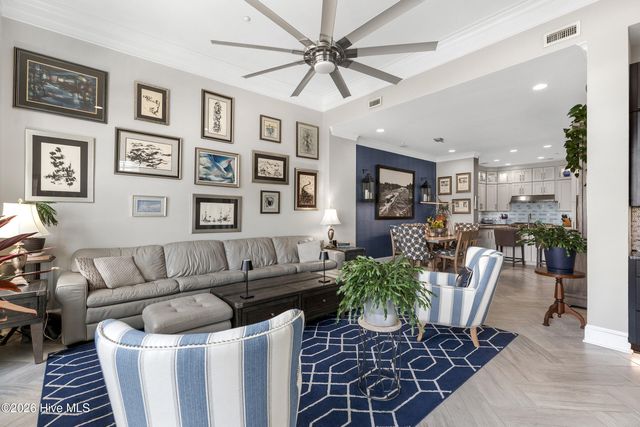 124 Walnut Street Apt 607, Wilmington, NC 28401