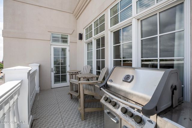 124 Walnut Street Apt 607, Wilmington, NC 28401