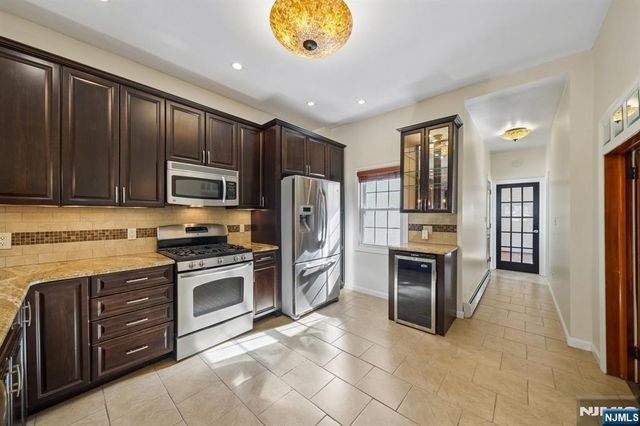 364 New York Avenue 1, Jersey City, NJ 07307