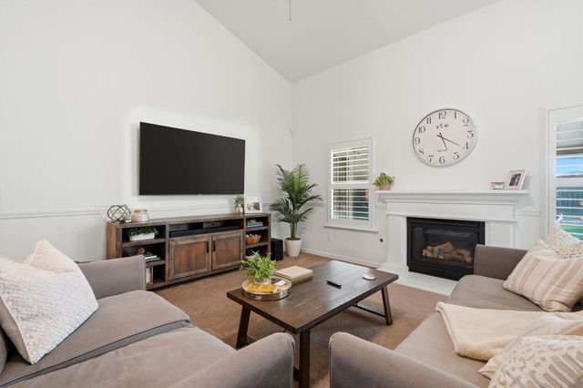 1005 Jubilee Court, Lemoore, CA 93245