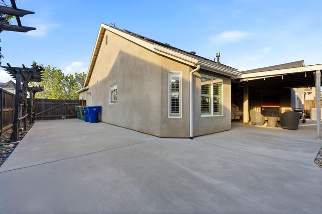 1005 Jubilee Court, Lemoore, CA 93245