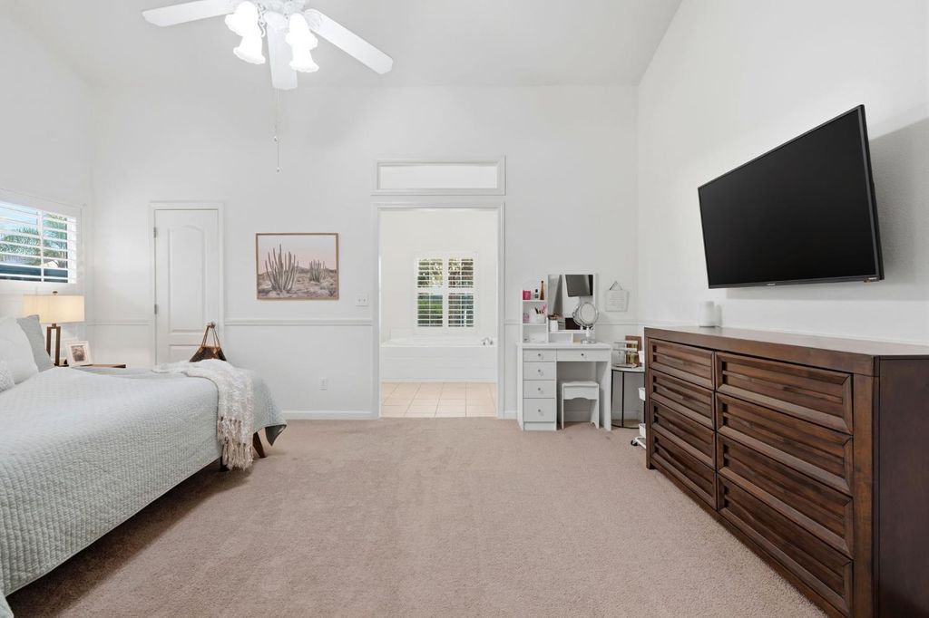 Image 32 of property listing at 1005 Jubilee Court, Lemoore, CA 93245