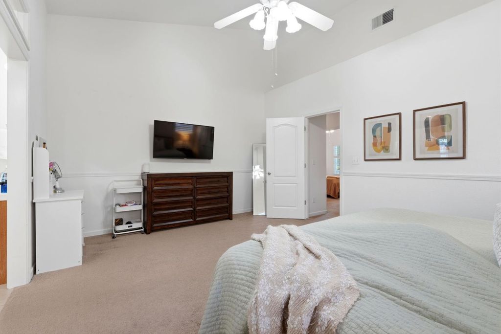 Image 34 of property listing at 1005 Jubilee Court, Lemoore, CA 93245