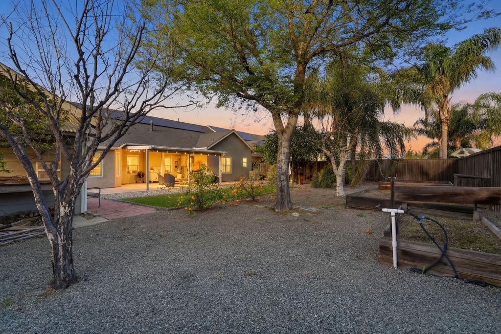 Image 42 of property listing at 1005 Jubilee Court, Lemoore, CA 93245