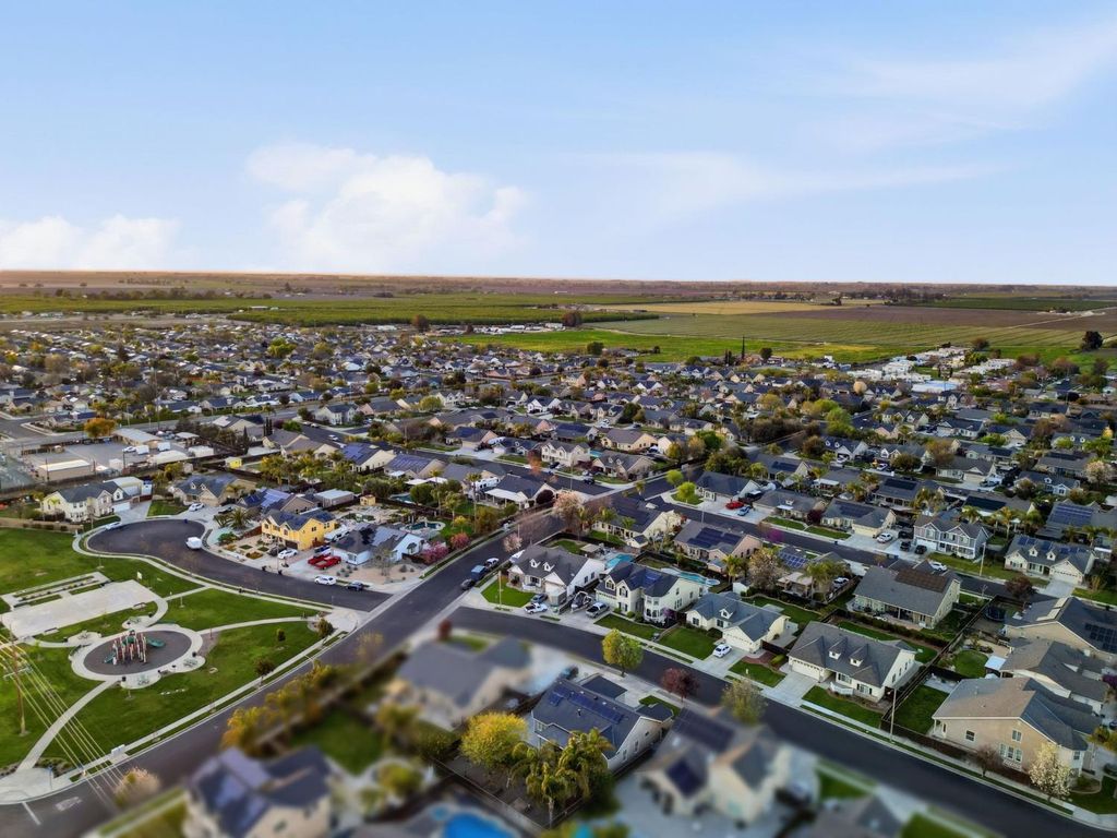 Image 51 of property listing at 1005 Jubilee Court, Lemoore, CA 93245