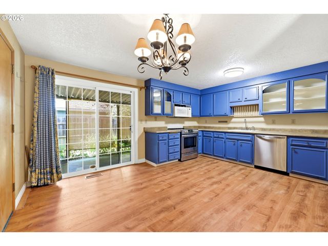 6145 Se GRANT St, Portland, OR 97215