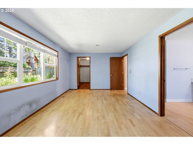 6145 Se GRANT St, Portland, OR 97215