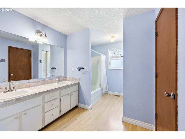 6145 Se GRANT St, Portland, OR 97215