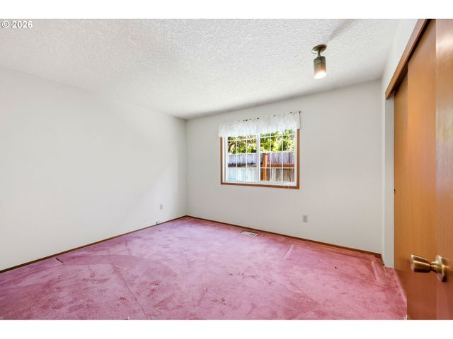 6145 Se GRANT St, Portland, OR 97215