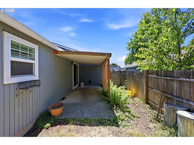 6145 Se GRANT St, Portland, OR 97215