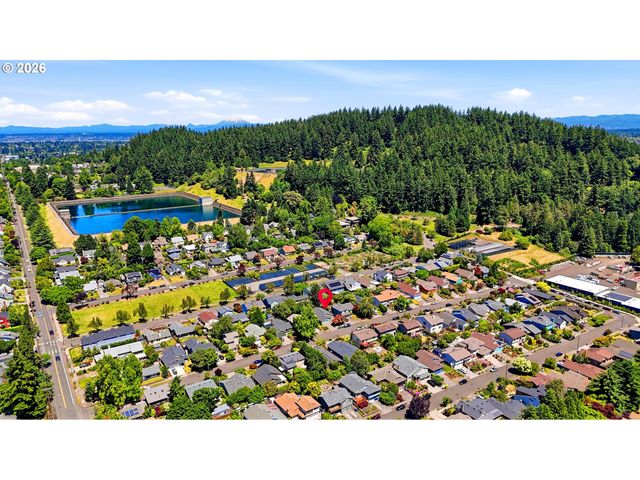 6145 Se GRANT St, Portland, OR 97215