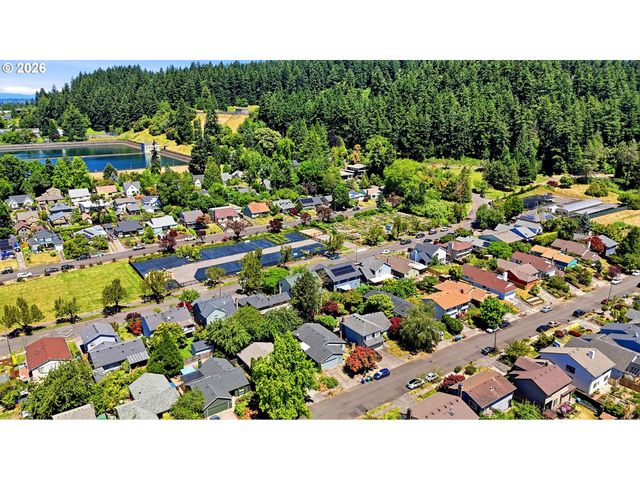 6145 Se GRANT St, Portland, OR 97215