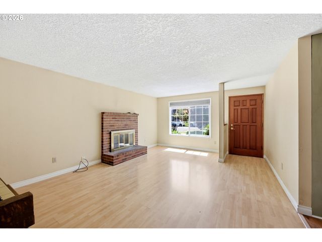 6145 Se GRANT St, Portland, OR 97215