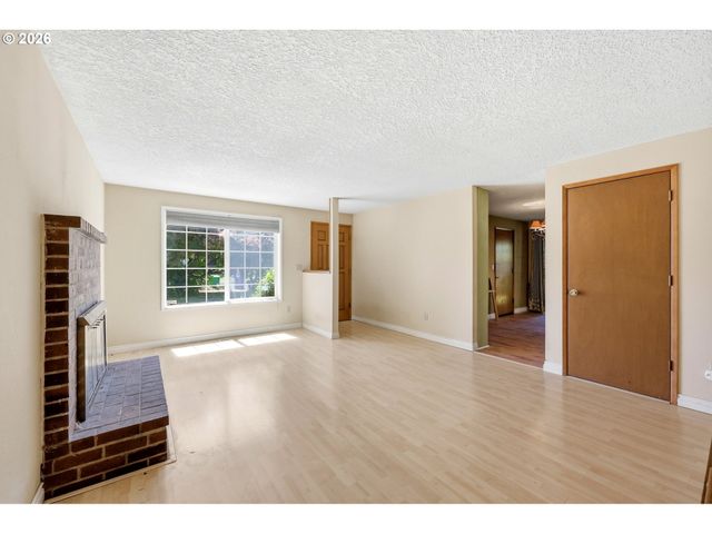 6145 Se GRANT St, Portland, OR 97215
