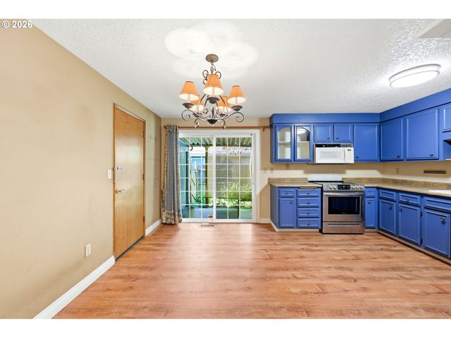 6145 Se GRANT St, Portland, OR 97215