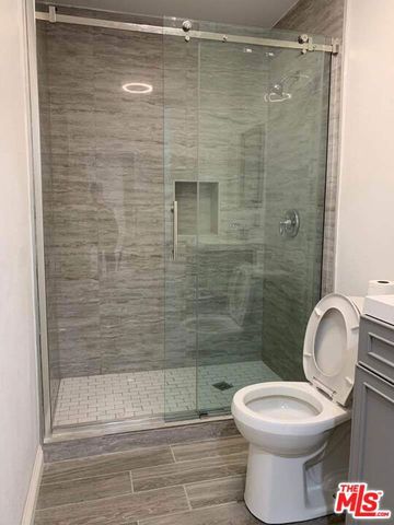 1281 W 35th Street, Los Angeles, CA 90007