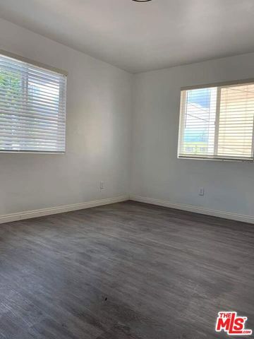 1281 W 35th Street, Los Angeles, CA 90007