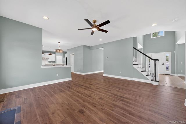 2806 Cherry Tree Way, New Windsor, NY 12553