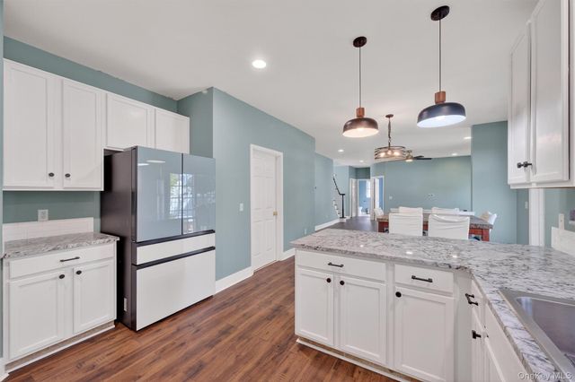 2806 Cherry Tree Way, New Windsor, NY 12553