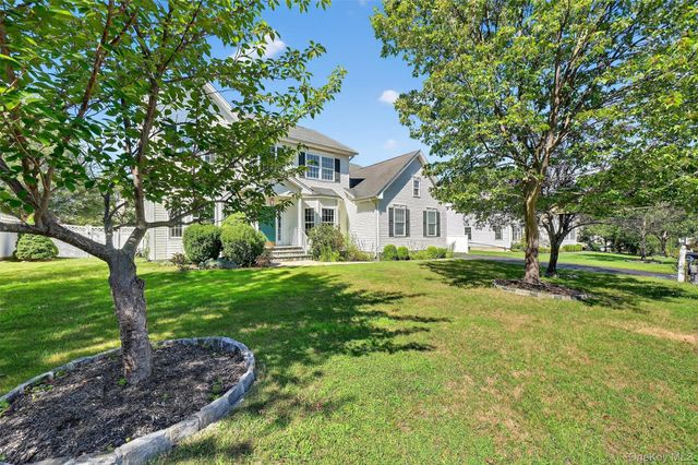 2806 Cherry Tree Way, New Windsor, NY 12553