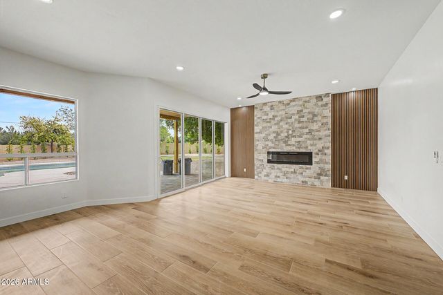 1201 W WASHINGTON Avenue, Gilbert, AZ 85233