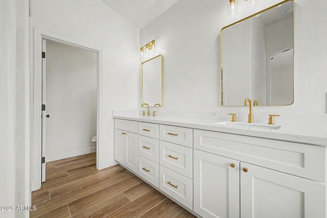 1201 W WASHINGTON Avenue, Gilbert, AZ 85233