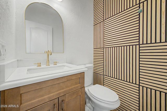 1201 W WASHINGTON Avenue, Gilbert, AZ 85233