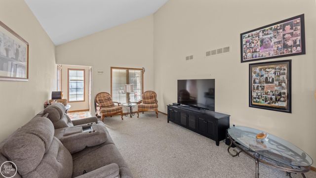 8385 22 Mile Road, Shelby Twp, MI 48317