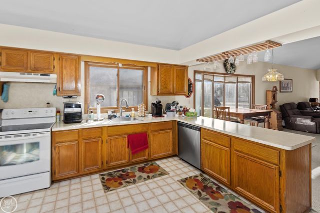 8385 22 Mile Road, Shelby Twp, MI 48317