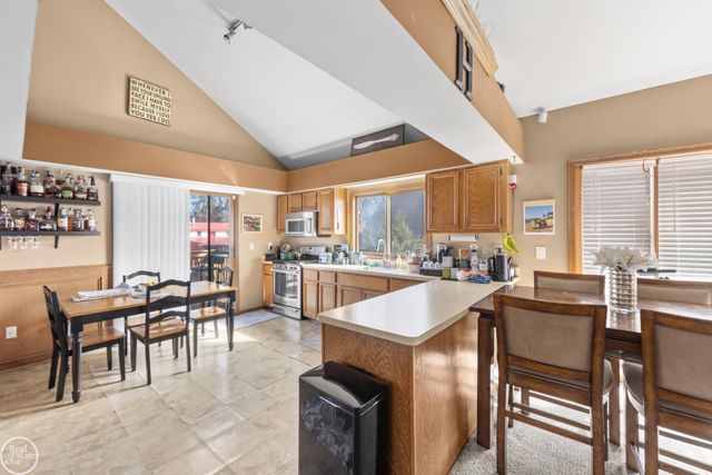 8385 22 Mile Road, Shelby Twp, MI 48317