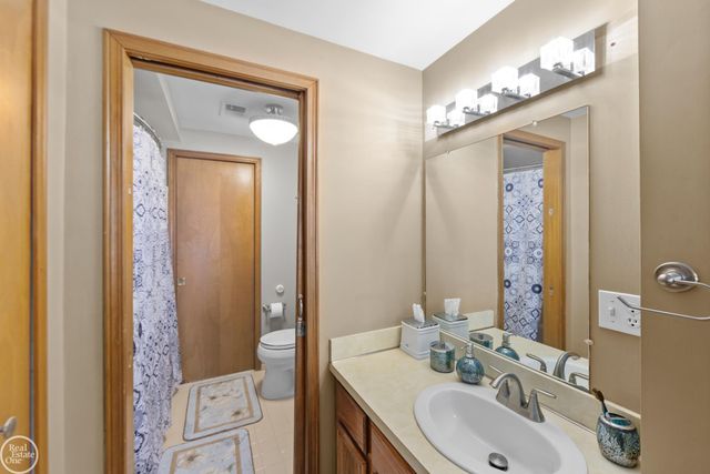 8385 22 Mile Road, Shelby Twp, MI 48317