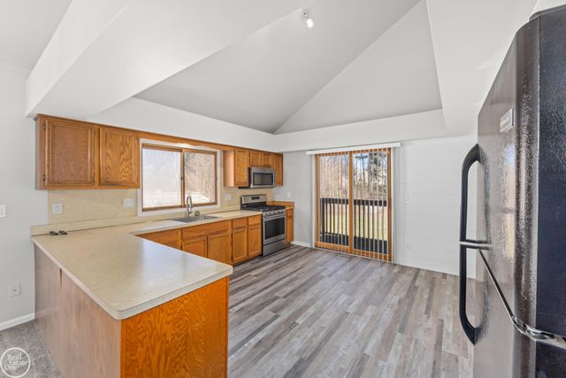 8385 22 Mile Road, Shelby Twp, MI 48317