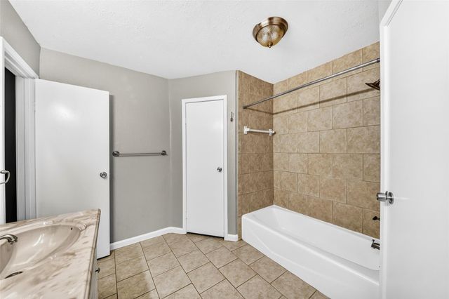 3119 Oak Rock Circle, Spring, TX 77373
