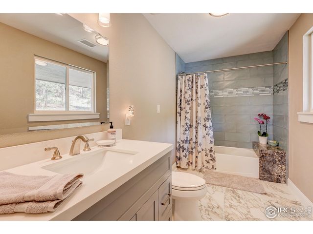 10297 Forest View Dr, Loveland, CO 80538