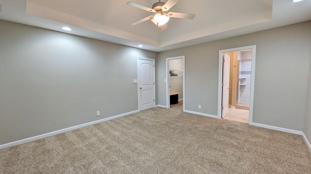 518 Sourwood Dr, Clarksville, TN 37042
