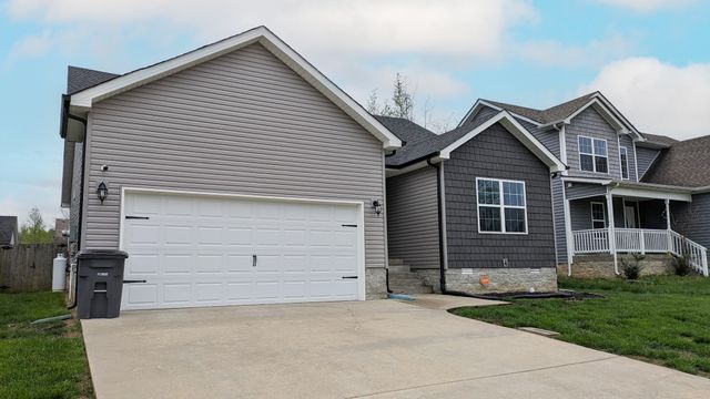 518 Sourwood Dr, Clarksville, TN 37042